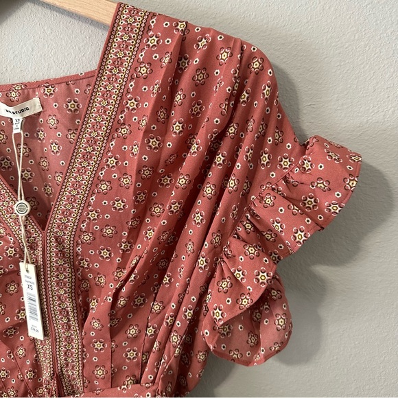 NWT Max Studio Clay/Floral Ruffle Sleeves V-Neck Tie Side Blouse Size XS - Picture 5 of 13